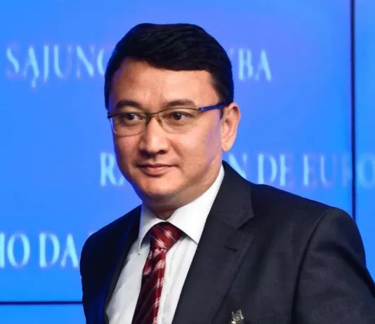 Скандал вокруг Jusan Bank: экс-помощник Назарбаева судится с английским лордом