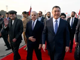 Садыр Жапаров прибыл с государственным визитом в Пакистан