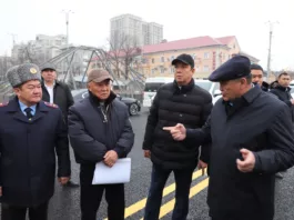 Камчыбек Ташиев потребовал демонтировать сужающие дорогу конструкции около ЦУМа Бишкека