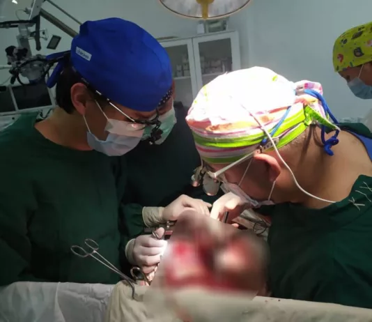 В Кыргызстане успешно проведена редкая высокотехнологичная операция 15-летнему пациенту