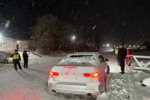 Начальник ГУОБДД провёл внезапную проверку на посту «Сосновка». Раскритиковал подчиненных, которые вместо выезда на дорогу находились в кабинетах