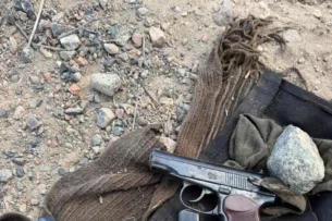 На окраине Балыкчы обнаружили тайник с двумя пистолетами На окраине Балыкчы обнаружили тайник с двумя пистолетами