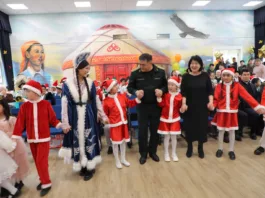 Камчыбек Ташиев посетил специализированную школу-интернат в Бишкеке после капремонта