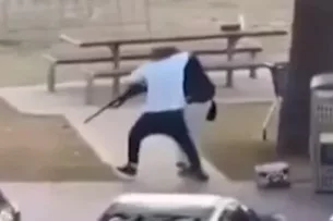 Миллиардер пожертвовал $100 тыс. мужчине, обезвредившему террориста в Сиднее Миллиардер пожертвовал $100 тыс. мужчине, обезвредившему террориста в Сиднее