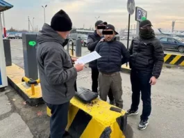 ГКНБ Кыргызстана задержал за вымогательство сотрудника МВД и его подельника