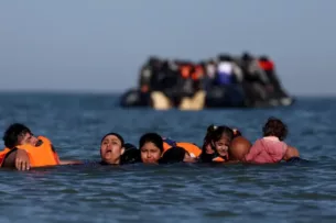 Европа прикрывает границы. Борьба с мигрантами набирает обороты перед решающим 2026 годом Европа прикрывает границы. Борьба с мигрантами набирает обороты перед решающим 2026 годом