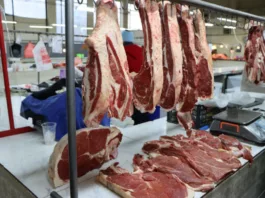 Представители Минсельхоза и мэрии Бишкека провели рейд на рынках «Ош базары» и «Орто-Сай»