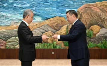 Садыр Жапаров принял Посла Японии в Кыргызстане Рюити Хирано