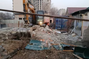 Мэрия Бишкека освободила территорию, равную площади 18 футбольных полей по стандарту ФИФА