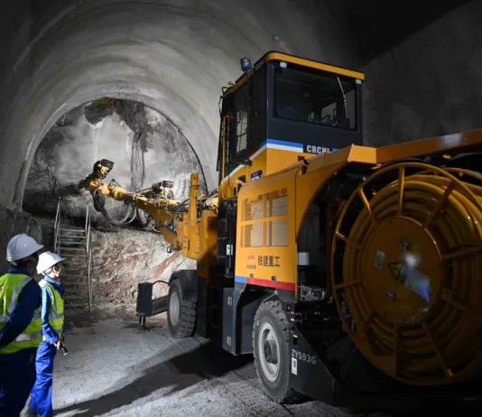 В Манаса обсудили строительство железно дороги «Китай — Кыргызстан — Узбекистан»