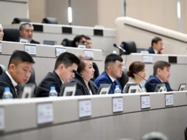 В парламенте Кыргызстана утверждена его структура, избраны вице-спикеры и главы комитетов