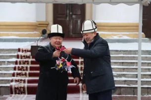 Адылбек Касымалиев передал Минэнерго около 40 единиц спецтранспорта