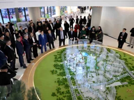 Адылбек Касымалиев ознакомился с ходом реализации инвестиционных и строительных проектов в Бишкеке