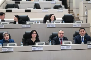 Парламент Кыргызстана принял законопроект «Об охране труда» в первом чтении Парламент Кыргызстана принял законопроект «Об охране труда» в первом чтении