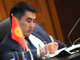 Новый замминистра иностранных дел Кайрат Турсункулов представлен коллективу МИД КР