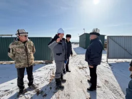 Министр энергетики Кыргызстана проверил строительные работы на солнечных электростанциях