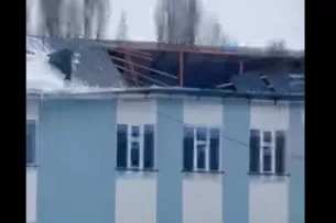 Минстрой Кыргызстана разъяснило ситуацию вокруг обрушения части кровли новой школы в Тюпском районе Минстрой Кыргызстана разъяснило ситуацию вокруг обрушения части кровли новой школы в Тюпском районе