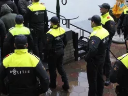 В Нидерландах расследуют предполагаемое полицейское насилие против мусульманок