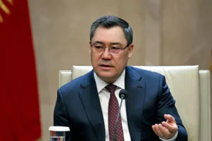 Садыр Жапаров провел встречу с руководителями строительных компаний Садыр Жапаров провел встречу с руководителями строительных компаний