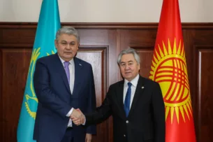 Главы МИД Кыргызстана и Казахстана обсудили актуальные вопросы двустороннего сотрудничества Главы МИД Кыргызстана и Казахстана обсудили актуальные вопросы двустороннего сотрудничества