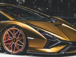 В Lamborghini прекратили работу над полностью электрическими суперкарами