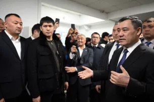 Садыр Жапаров подробно разъяснил меры по совершенствованию системы подготовки водителей