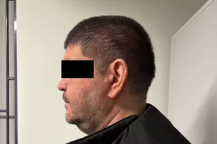 Сотруднику ГКНБ пытались дать взятку слитками золота