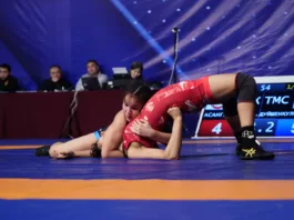 В Кыргызстане стартовало первенство страны по спортивной борьбе среди спортсменов до 17 лет