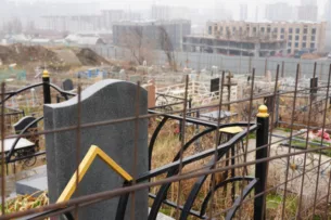 Рабочая комиссия проверяет работу Бишкекского агентства ритуальных услуг