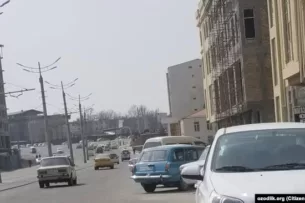 В Узбекистане запрещают машины, которым больше полувека. Владельцы старых авто критикуют решение В Узбекистане запрещают машины, которым больше полувека. Владельцы старых авто критикуют решение