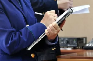 Минтруд КР напоминает: при нарушении трудовых прав граждане могут обращаться в инспекцию труда