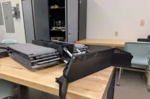 Голландец напечатал на 3D-принтере радиоуправляемую копию снегоуборочной машины