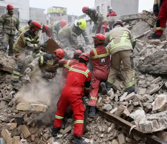 Война в Иране: Американцы бомбят остров Харг, иранские военные угрожают уничтожением нефтяной инфраструктуры, связанной с США