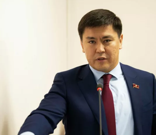 Депутат Кубанычбек Конгантиев решил сдать мандат