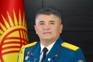 Урматбека Шамырканова сняли с поста главы МЧС из-за взятки