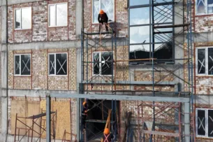 В Бишкеке продолжается строительство Станции юных техников