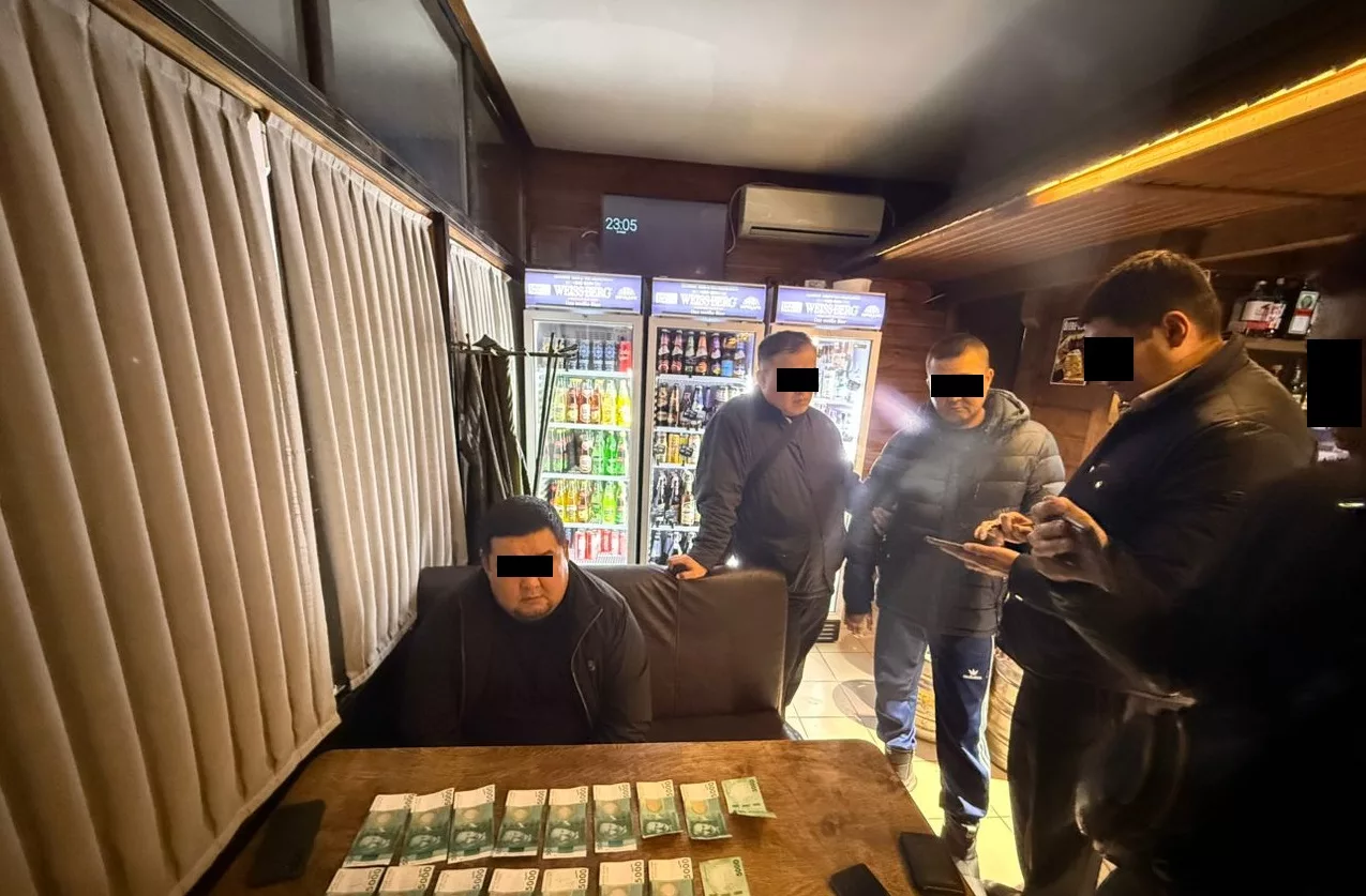 ГКНБ Кыргызстана задержал судью Аламудунского райсуда и секретаря Чуйского облсуда