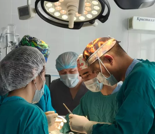 В Кыргызстане продолжают развивать трансплантологию: в НЦОМиД провели очередную бесплатную пересадку почки