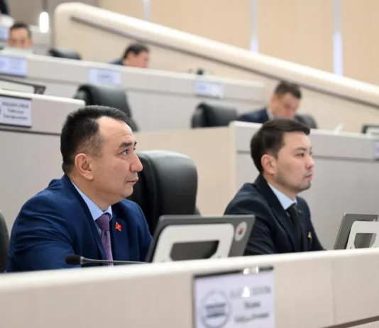 Парламент Кыргызстана принял законопроекты о ратификации соглашений о взаимной отмене визовых требований для владельцев дипломатических и служебных паспортов ряда стран