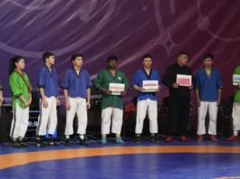 В Бишкеке стартовал международный Гран-при турнир по борьбе на поясах алыш