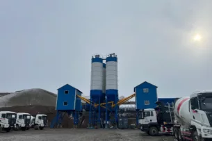 Минстрой КР: В Аламудунском районе выявили незаконное строительство бетонного завода