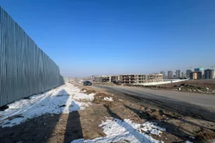 Минстрой Кыргызстана рассказало о кладбище и 4-х этажном строительном объекте в селе Орто-Сай