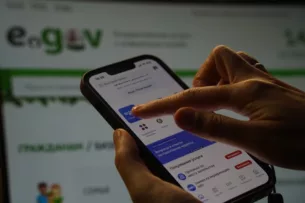 Нуждающимся казахстанцам начнут выдавать ваучеры на покупку социально значимых продуктов питания, льготную аренду жилья и оплату коммуслуг