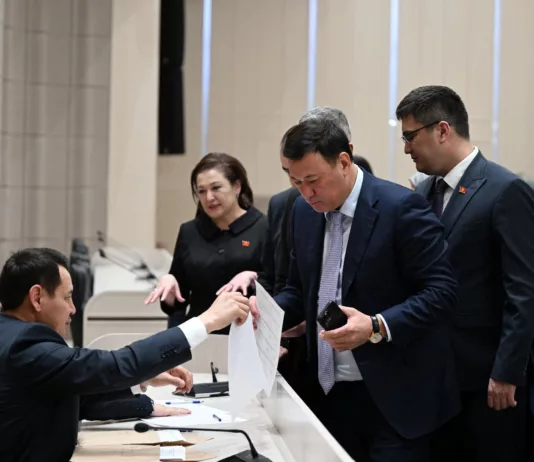 Избраны председатели и заместители профильных комитетов Жогорку Кенеша