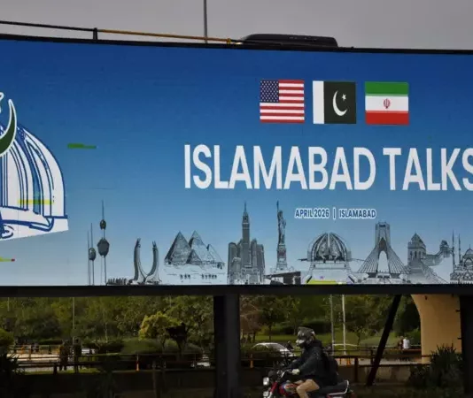 США и Иран не смогли достичь соглашения о прекращении войны на переговорах в Исламабаде, заявил Вэнс