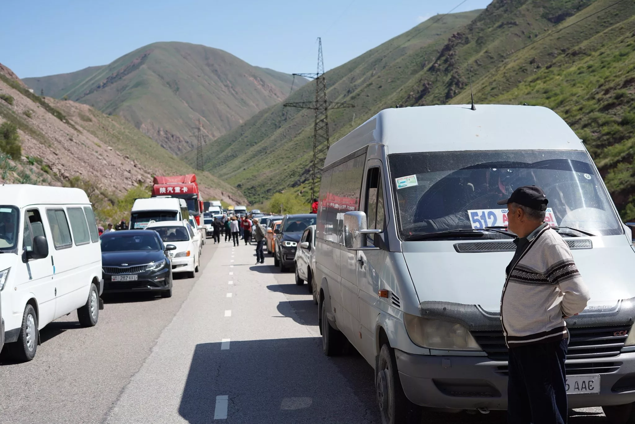 В Боомском ущелье проводятся работы по принудительному спуску камней