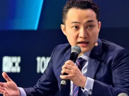 Основатель блокчейн-платформы TRON подал в суд на криптокомпанию семьи Трампа