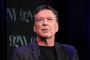 Бывшему директору ФБР предъявлено обвинение в угрозе жизни Дональда Трампа