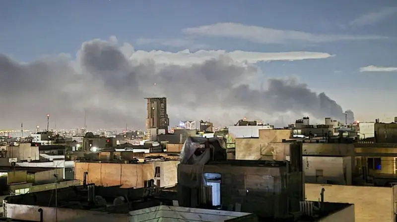 В Иране стремительно обостряется ситуация: серия ударов США и Израиля, десятки погибших и подтверждённая гибель главы разведки КСИР