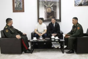 Министр обороны и Акжол